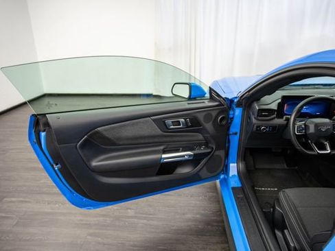 Used 2025 Ford Mustang GT image 16