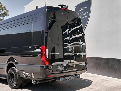 Used 2024 Mercedes-Benz Sprinter 3500 w/ Parking Package image 9