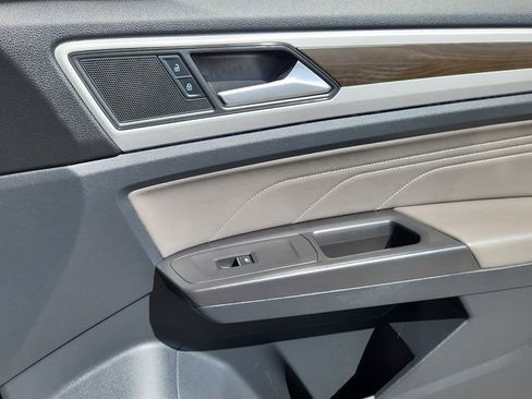 Used 2022 Volkswagen Atlas SE w/ Panoramic Sunroof Package image 15