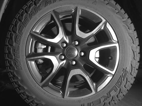 Used 2025 Jeep Compass Trailhawk AWD/4WD image 12
