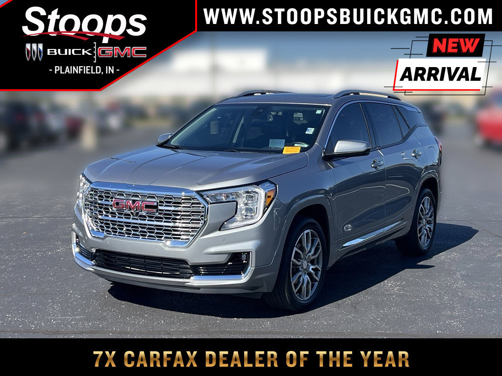 Used 2024 GMC Terrain Denali w/ Denali Premium Package AWD/4WD image 1