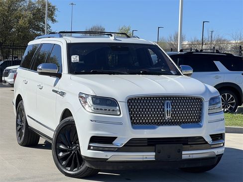 Used 2020 Lincoln Navigator Black Label w/ Cargo Convenience Package image 2
