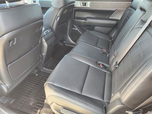 Used 2025 Hyundai Santa Fe Limited image 16