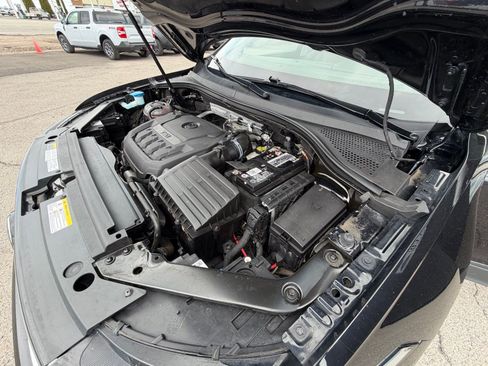 Used 2022 Volkswagen Tiguan SE AWD/4WD image 34