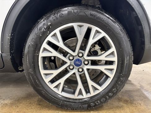 Used 2022 Ford Escape SEL w/ Technology Package image 9