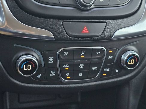 Used 2021 Chevrolet Equinox LT FWD image 19