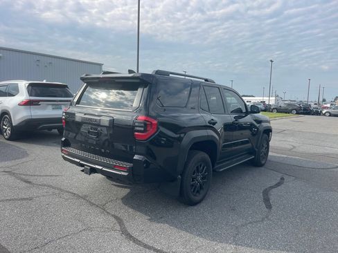 Used 2026 Toyota 4Runner SR5 AWD/4WD image 5