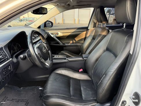 Used 2013 Lexus CT 200h w/ Premium Pkg w/Backup Camera FWD image 2