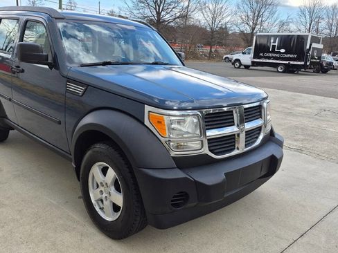 Used 2008 Dodge Nitro SXT RWD image 9