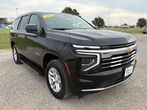 Used 2025 Chevrolet Tahoe LT RWD image 3