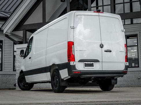 Used 2026 Mercedes-Benz Sprinter 2500 image 2