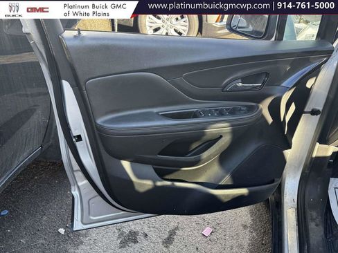 Used 2022 Buick Encore Preferred w/ Safety Package image 12