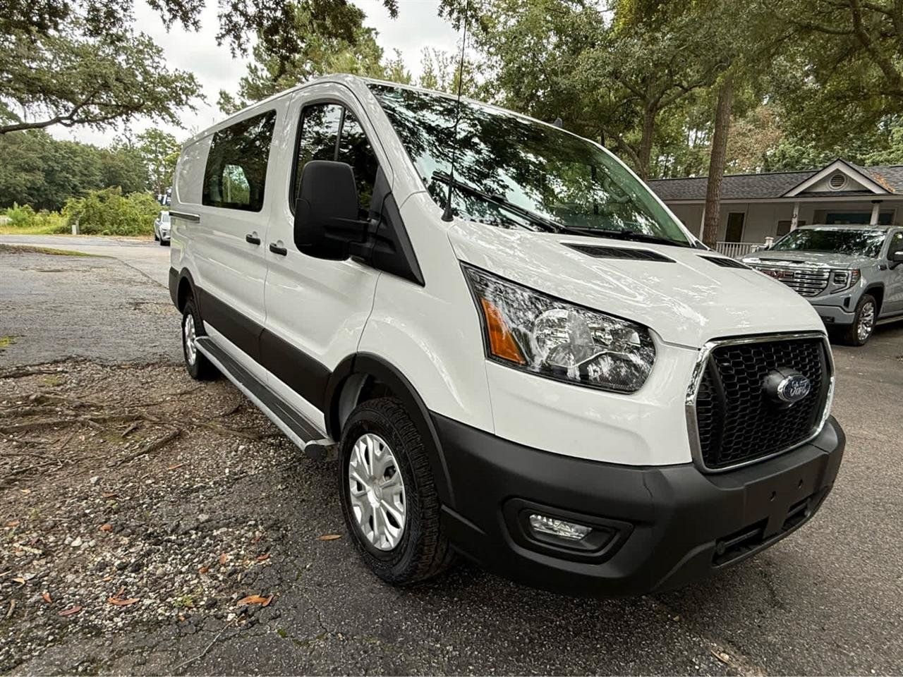 Used 2025 Ford Transit 250 Low Roof w/ Exterior Upgrade Package RWD image 7