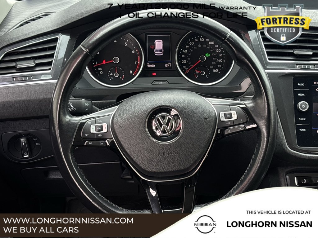 Used 2019 Volkswagen Tiguan SE w/ Panoramic Sunroof Package AWD/4WD image 11