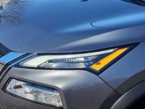 Used 2023 Nissan Rogue SV image 10