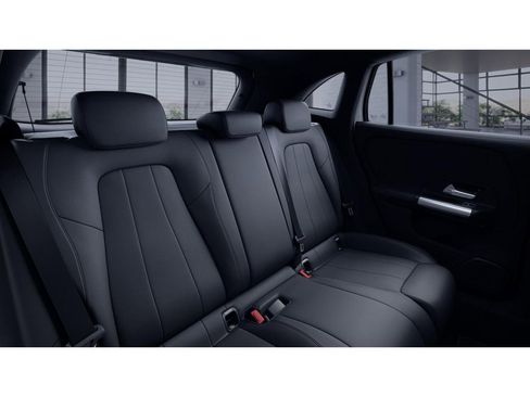 Certified 2023 Mercedes-Benz GLA 250 4MATIC image 5