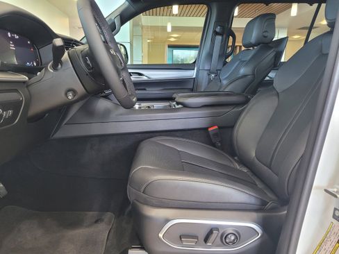 New 2026 Jeep Grand Wagoneer Limited AWD/4WD image 16