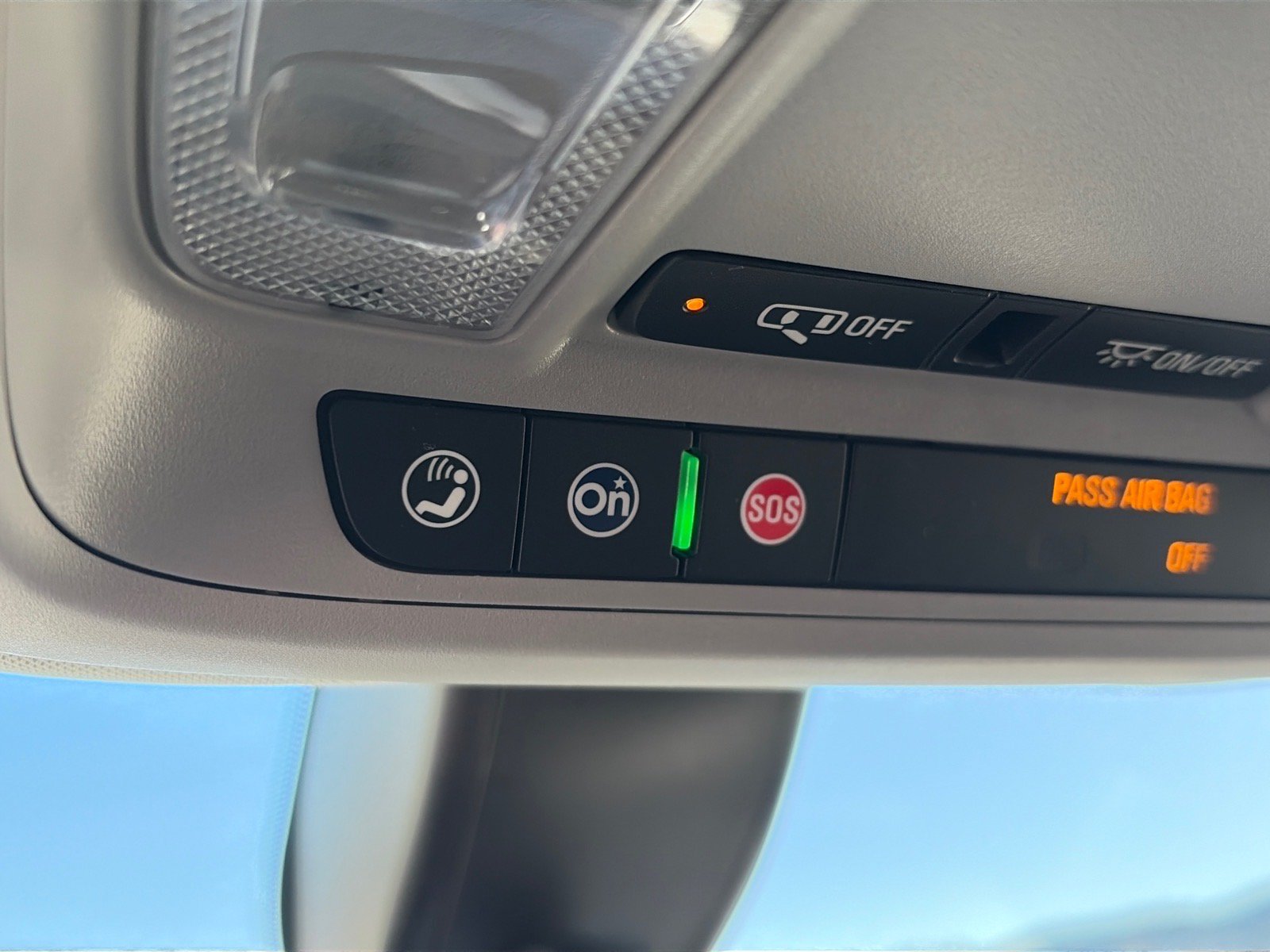 Used 2019 Chevrolet Equinox LT AWD/4WD image 16