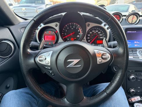 Used 2017 Nissan 370Z Touring image 12