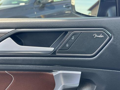 Used 2022 Volkswagen Tiguan SEL R-Line image 19