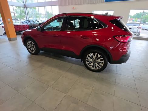 Used 2022 Ford Escape Titanium AWD/4WD image 14