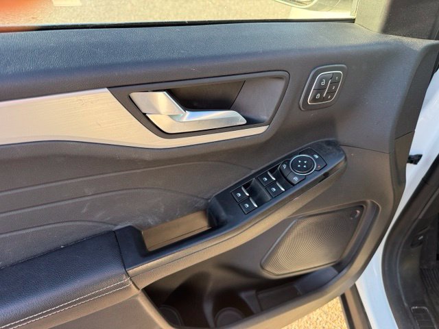 Used 2023 Ford Escape Platinum AWD/4WD image 14