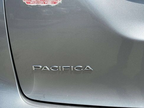 Used 2018 Chrysler Pacifica Limited w/ Advanced Safetytec Group FWD image 39