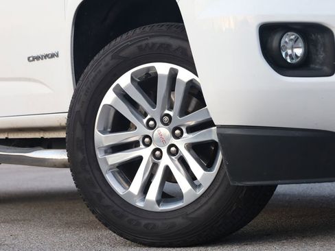 Used 2018 GMC Canyon SLT w/ Driver Alert Package image 2