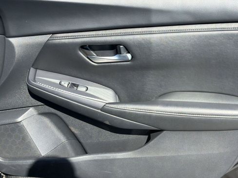 Used 2024 Nissan Sentra SV FWD image 33