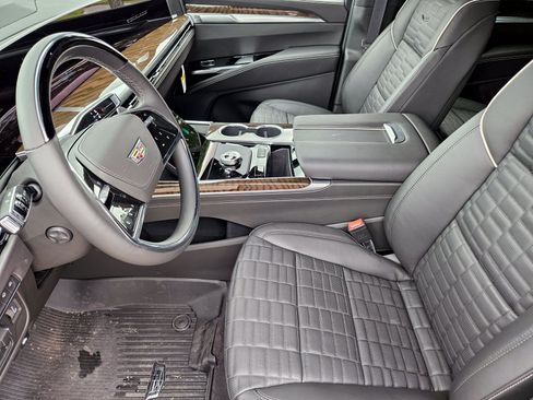 New 2026 Cadillac Escalade Platinum Sport w/ LPO, ONYX Package AWD/4WD image 9