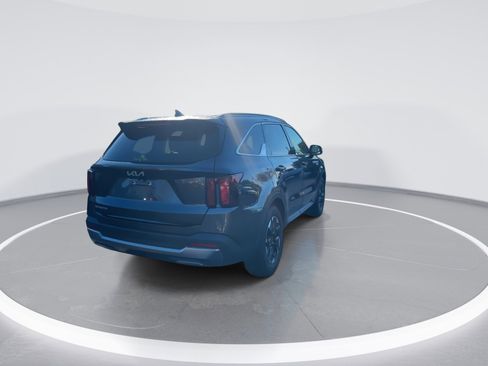 Used 2024 Kia Sorento S image 9