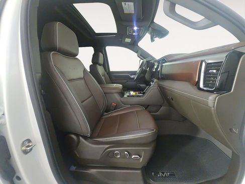 Used 2024 GMC Sierra 3500 Denali w/ Denali Reserve Package AWD/4WD image 15