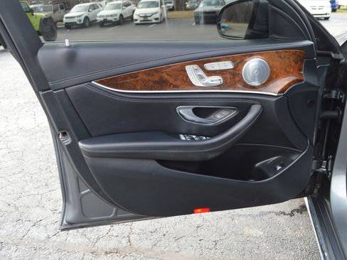 Used 2017 Mercedes-Benz E 300 4MATIC image 12