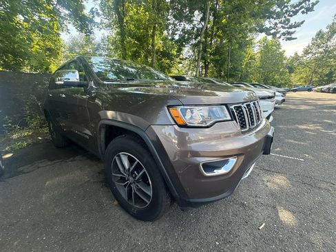 Used 2017 Jeep Grand Cherokee Limited AWD/4WD image 5