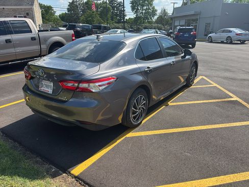 Used 2020 Toyota Camry LE FWD image 4