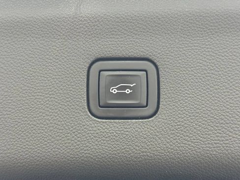 Used 2023 Buick Enclave Essence w/ Experience Buick Package FWD image 11