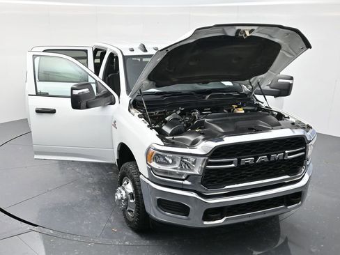 Used 2024 RAM 3500 Tradesman w/ Chrome Appearance Group image 54