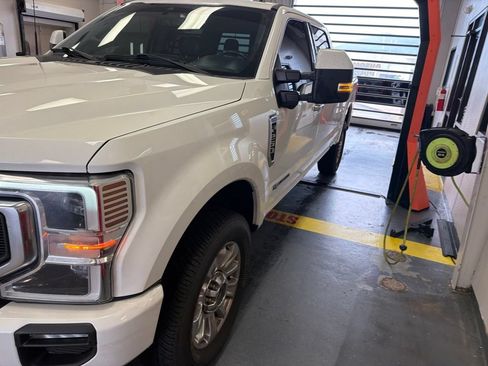 Used 2022 Ford F250 Limited AWD/4WD image 7