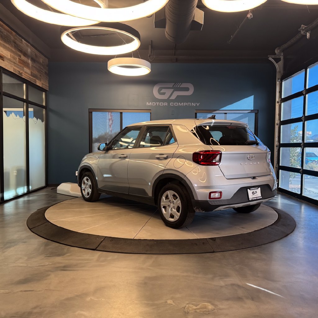 Used 2020 Hyundai Venue SE FWD image 5