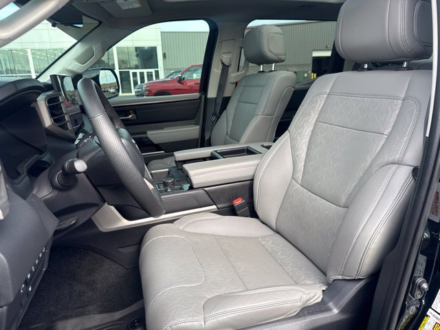 Used 2024 Toyota Tundra Limited AWD/4WD image 15