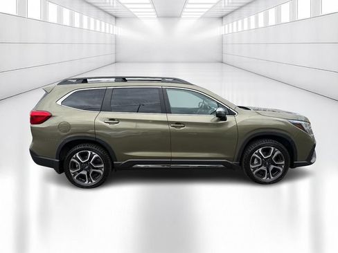 Used 2023 Subaru Ascent Limited w/ Technology Package AWD/4WD image 4