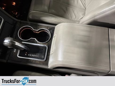 Used 2015 Lincoln Navigator 4WD image 22