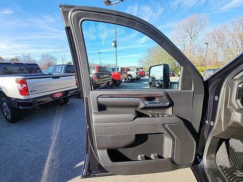 New 2026 GMC Sierra 2500 SLE image 13