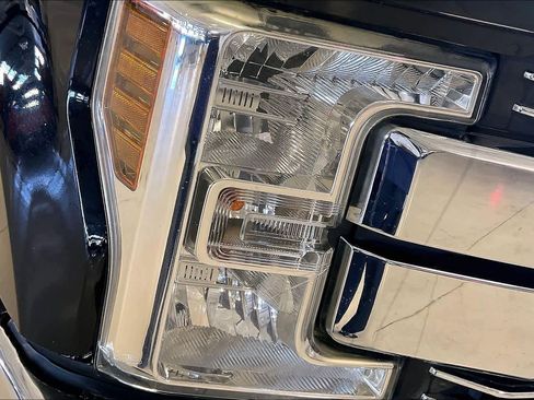 Used 2019 Ford F350 Lariat w/ Lariat Ultimate Package image 25