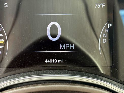 Used 2020 Jeep Grand Cherokee Overland AWD/4WD image 16