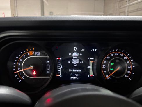 Used 2025 Jeep Wrangler Unlimited Rubicon AWD/4WD image 39