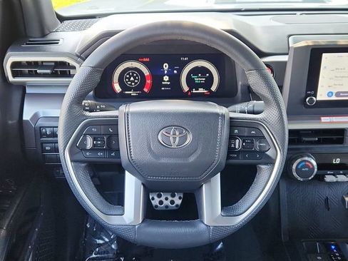 Used 2025 Toyota Tacoma TRD Sport AWD/4WD image 36