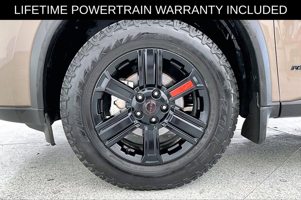 Used 2025 Nissan Rogue SV AWD/4WD image 12