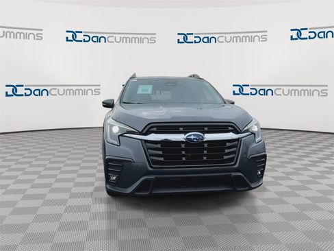 Used 2023 Subaru Ascent Limited image 3