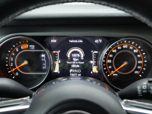 Used 2020 Jeep Wrangler Unlimited Sahara image 7